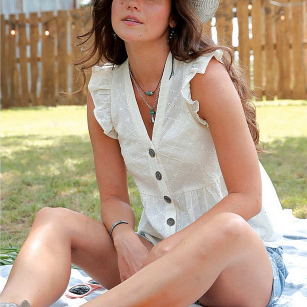 CRUEL GIRL WOMEN'S EYELET SLEEVELESS BUTTON-DOWN BLOUSE **NWT**